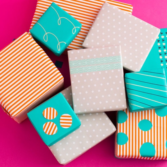 5-STAR Mystery Gift Bundle: Brand New & Gifted Wrapped🛍Must Haves! - Picture 3 of 16